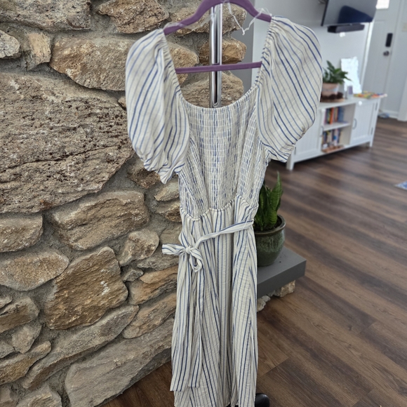 indigo Rose Dresses & Skirts - Elegant Striped Midi Dress with Puff Sleeves